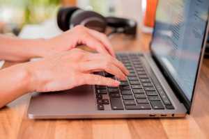 Why there isn’t a touch screen Mac, yet…