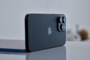 Hey Apple, scrap the foldable iPhone and iPad before it’s too late