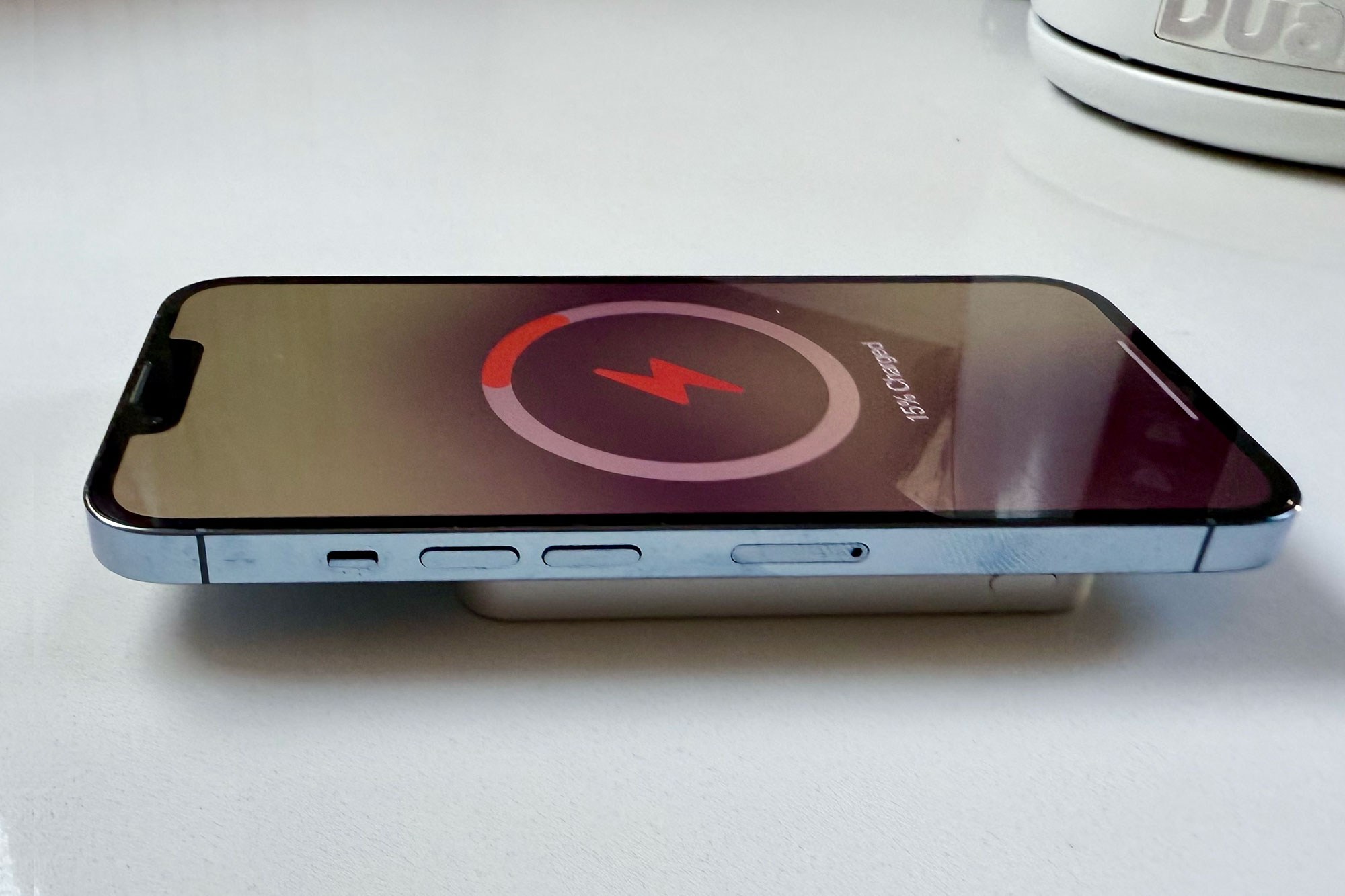 Infinacore M3 Mini Wireless 5K Power Bank – Smallest, lightest magnetic power bank