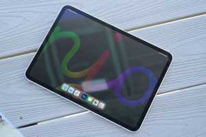 Report: Apple is prepping a giant folding iPad for release next year