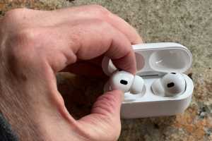 Report: AirPods 'Lite' may cost less than $100