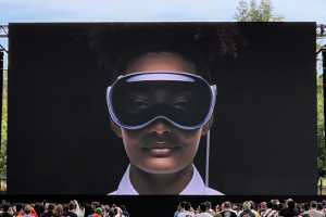 The fake eyes have it: Apple's Vision needs some refinement